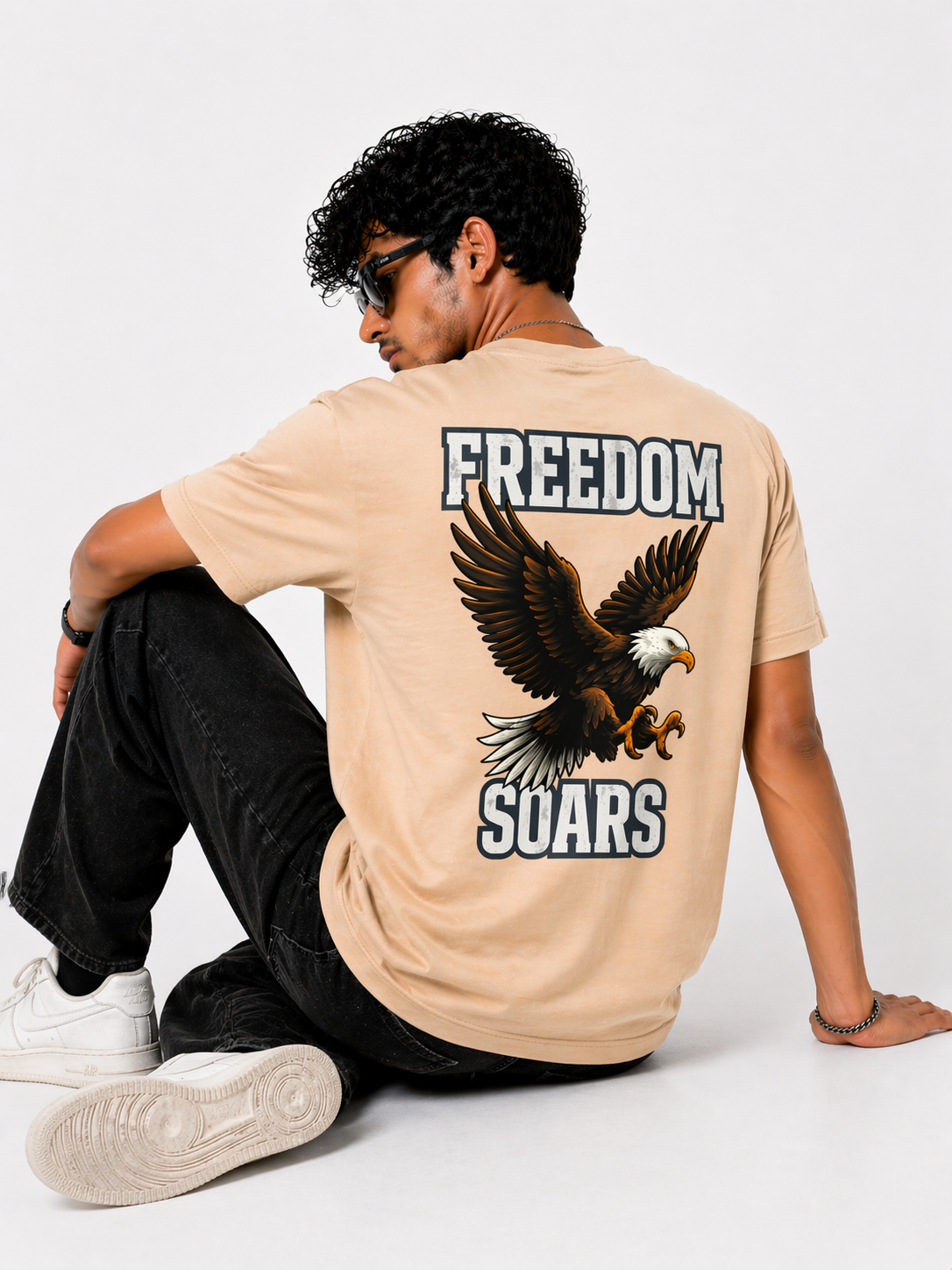 Strength & Freedom – Eagle Regular Fit T-Shirt
