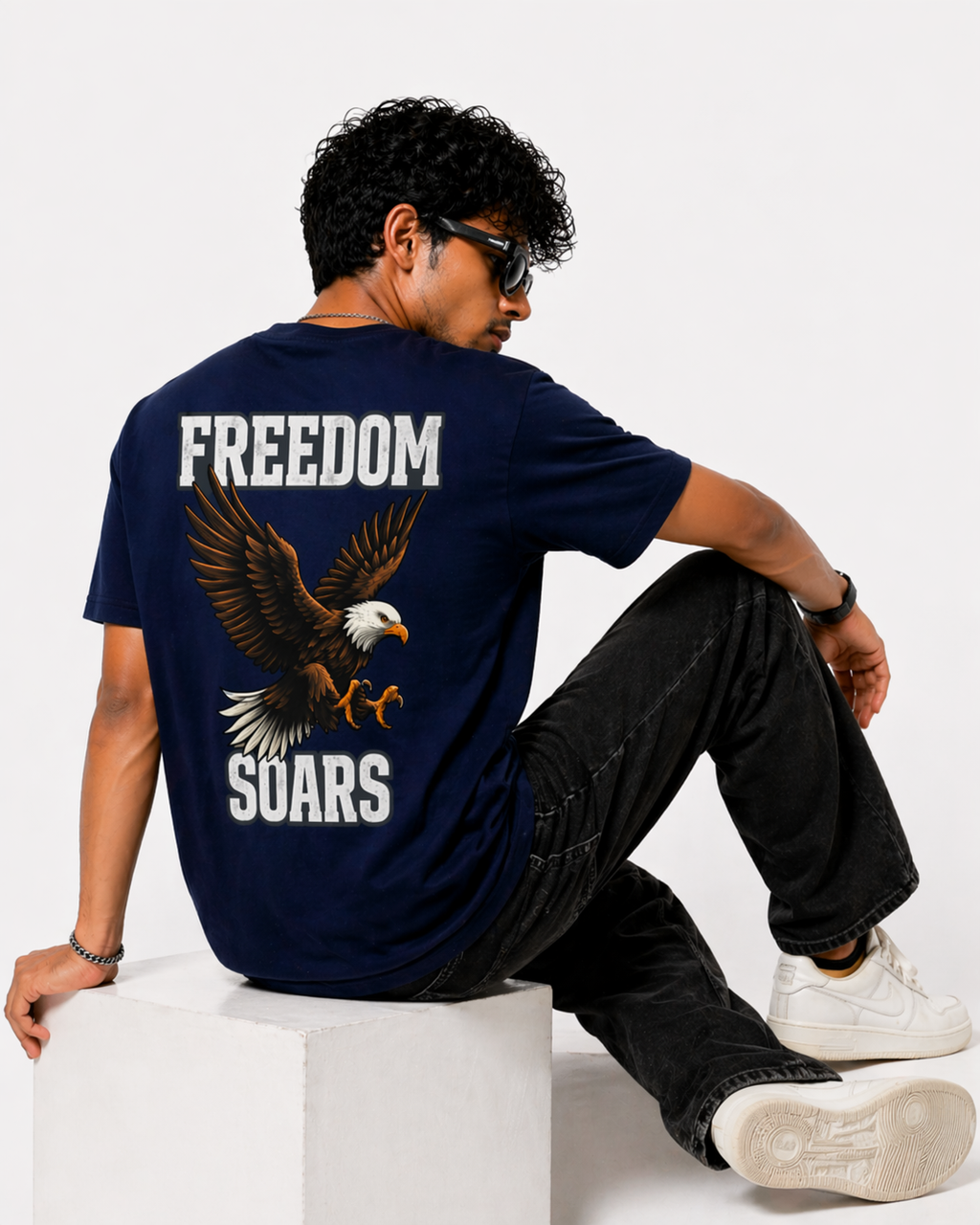 Strength & Freedom – Eagle Regular Fit T-Shirt